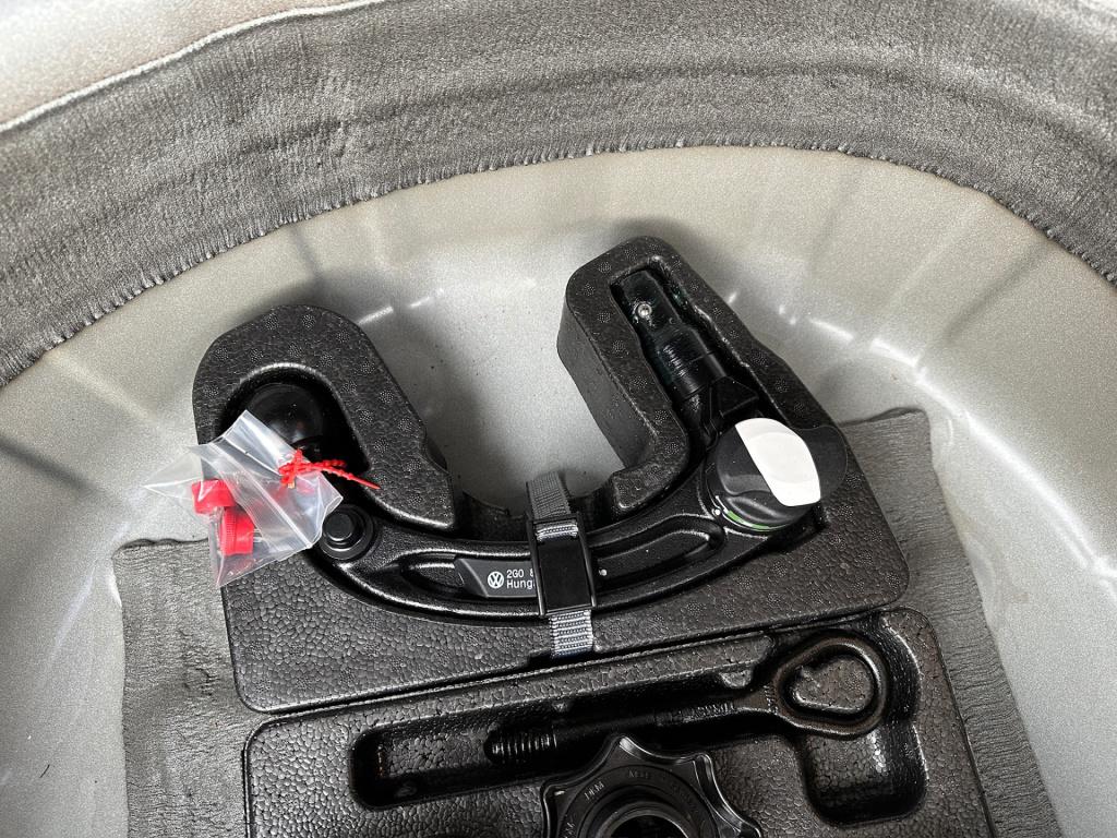 Volkswagen T-cross 1.0 tsi dsg 116pk goal | trekhaak | navi | led | 4-seaso