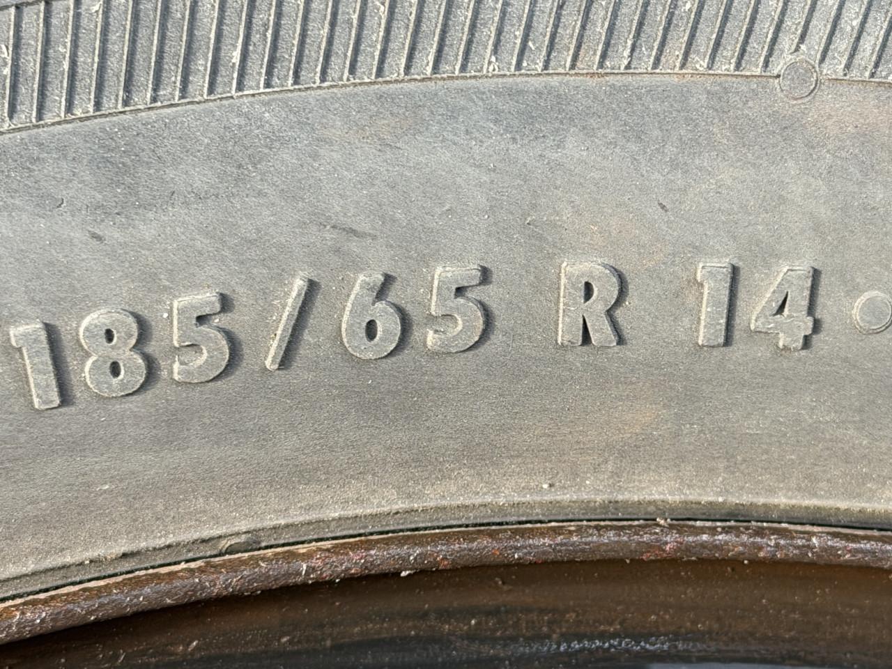 Te koop 4 x Winterbanden/velgen voor 4 gats naaf (suzuki)