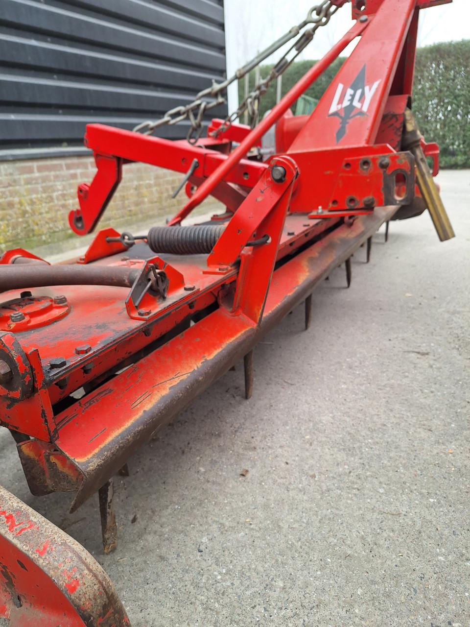 Lely roterkopeg 3mtr met egalisatieplaat, buizenrol en hef