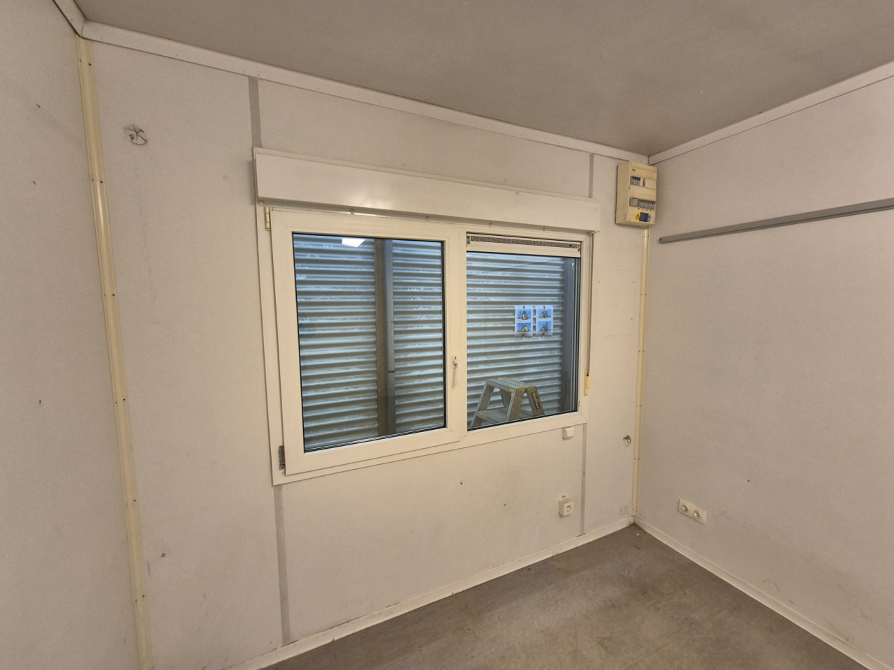 Kantoorunit / bouwkeet / woonunit 6x3m met keuken en toilet