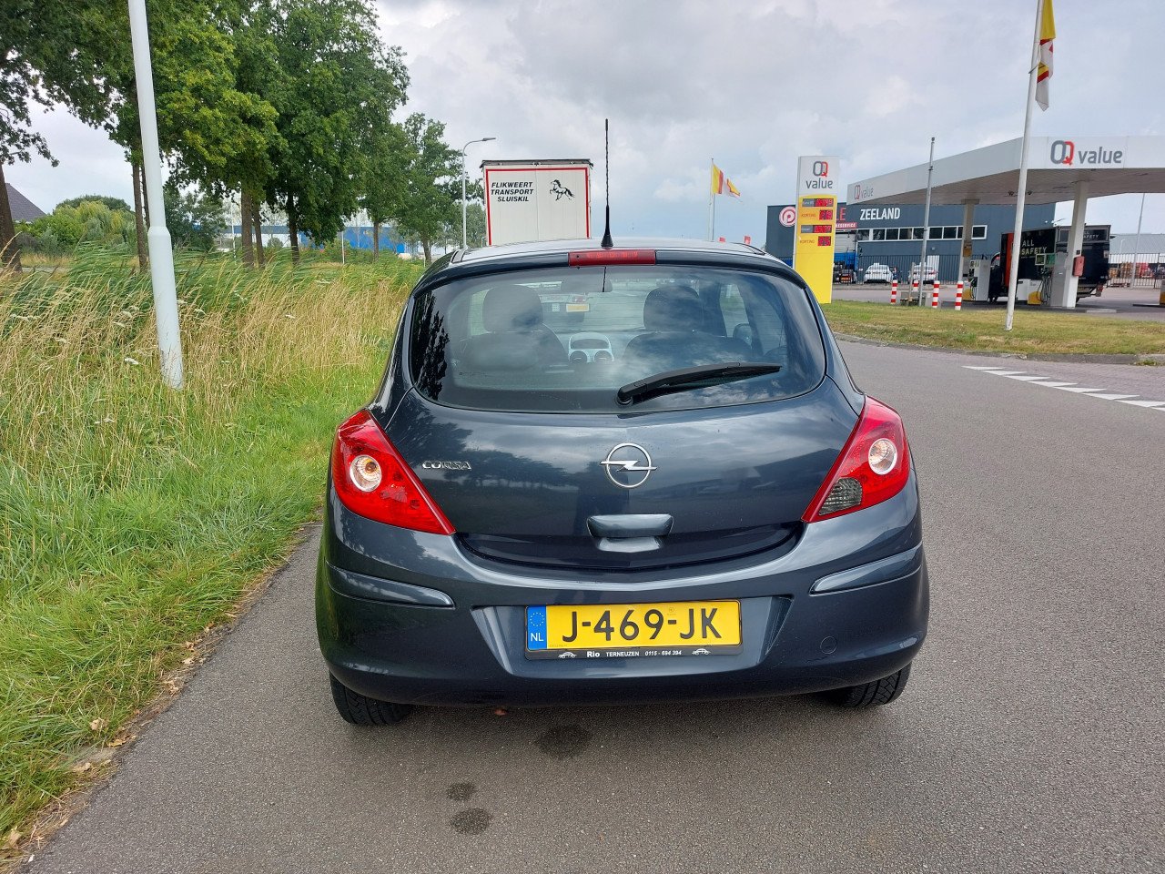 Opel corsa bj 2009  1850 euro