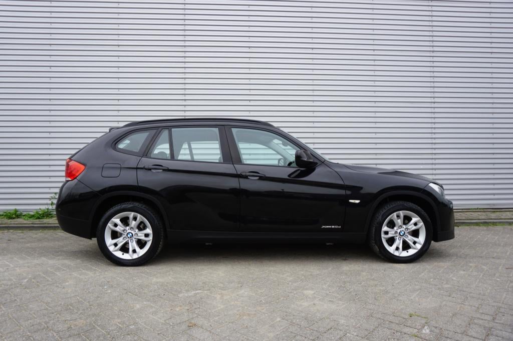 BMW X1 xdrive20d executive automaat - climate / navi / cruise / leder / sto