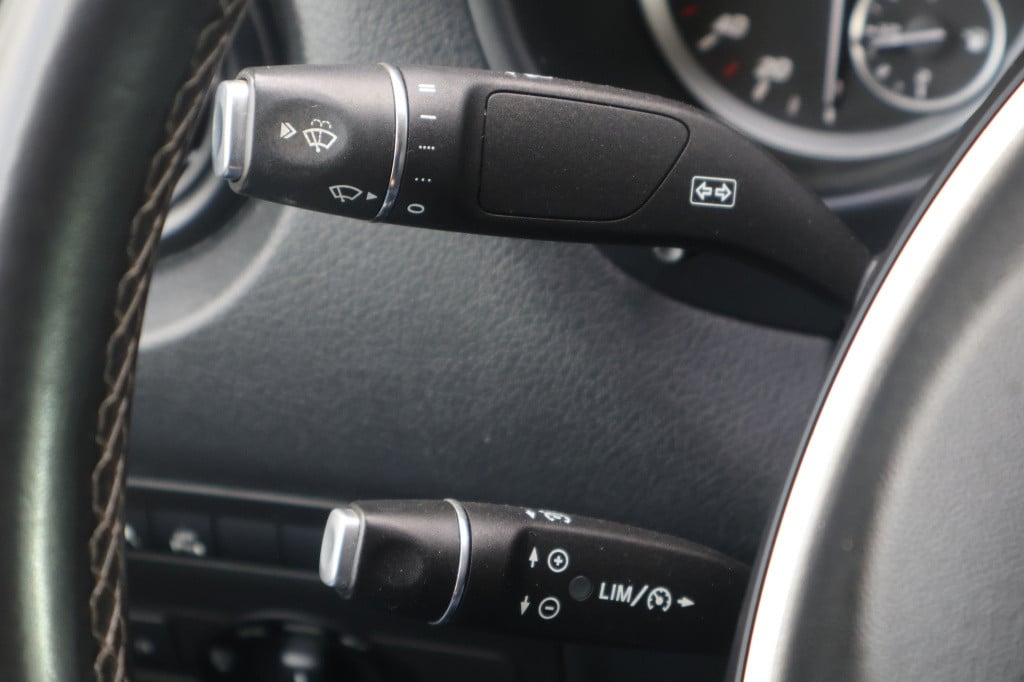 Mercedes-Benz Vito 114 cdi lang l trekhaak l becker map pilot l camera l le