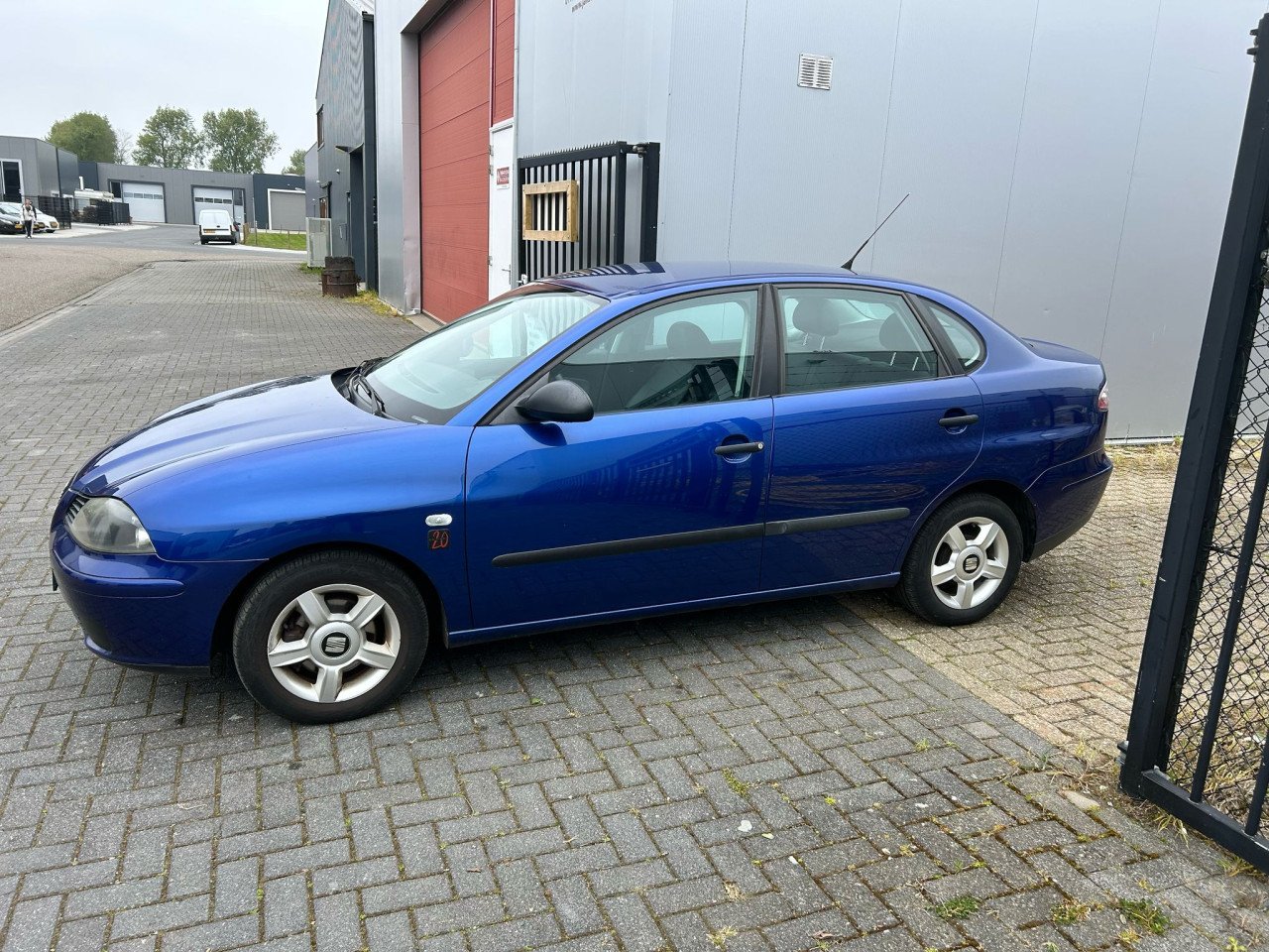 SEAT CORDOBA 1.4 AIRCO,CRUISECONTROLE,TREKHAAK,APK,ALU.VELGEN