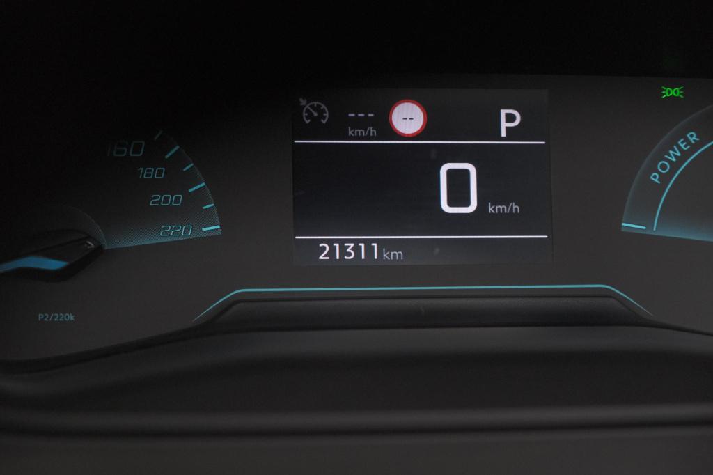 Peugeot 2008 hybrid 136 e-dcs6 style | apple carplay | parkeersensoren | cl