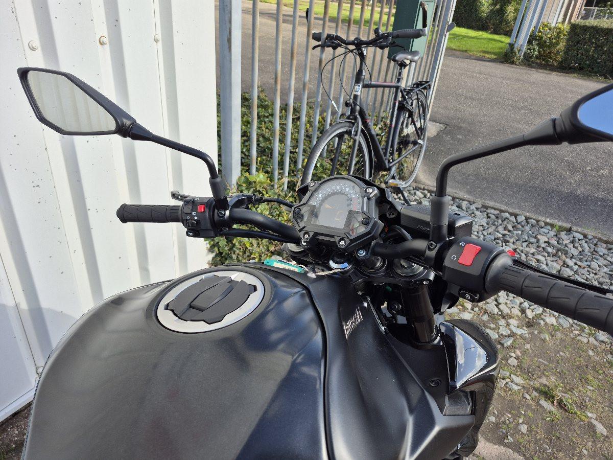 Kawasaki Z900 uit 2019, stoere naked bike met veel extra's