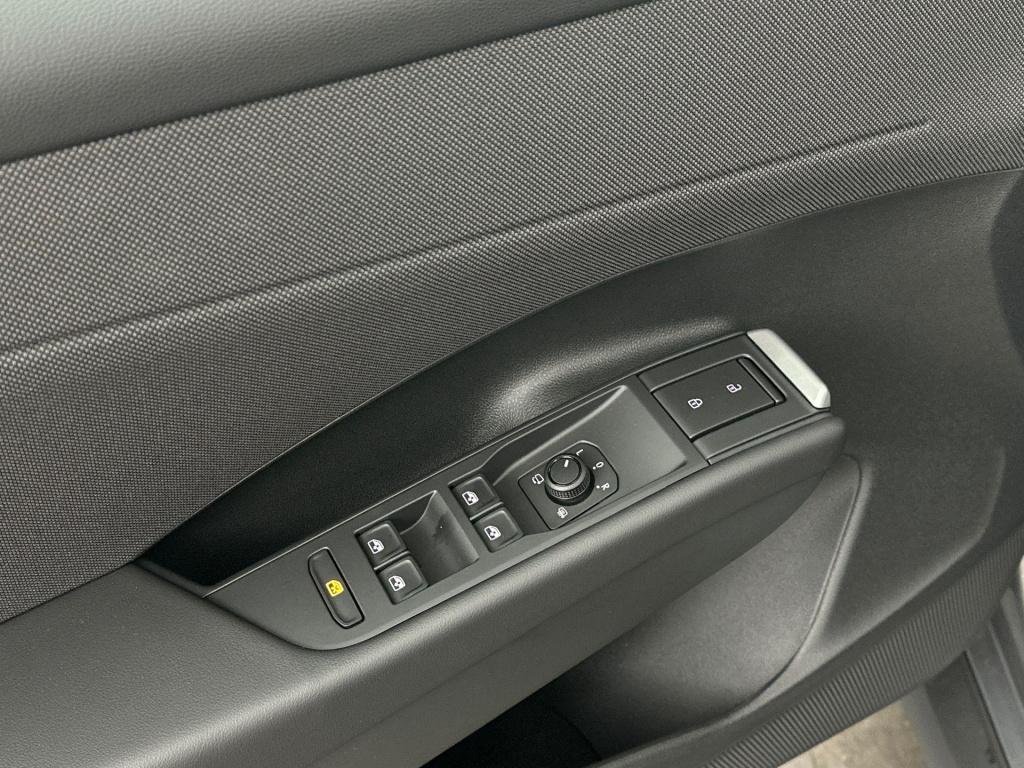 Volkswagen T-roc 1.5 etsi limited edition