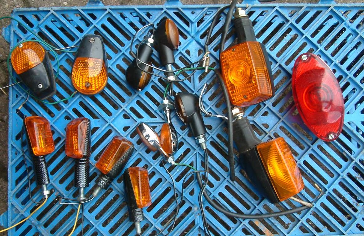 Koplamp modern en knipperlichten  led en lamp  doosje vol