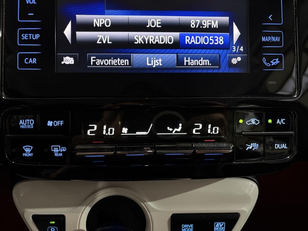 Toyota Prius 1.8 first edition | camera | bsm | pdc |