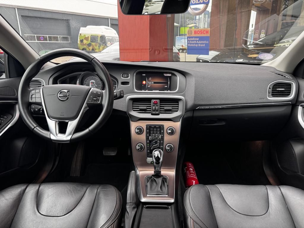 Volvo V40 cross country 1.5 t3 summum