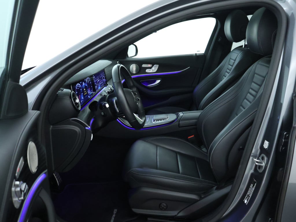 Mercedes-Benz E-Klasse 200 amg line | panoramadak | trekhaak | sfeerverlich