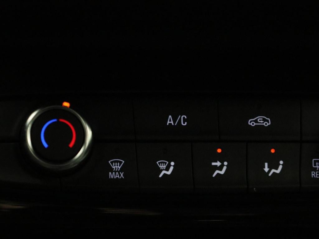 Opel Corsa 1.2 edition | lmv | navigatie | parkeer sensoren | airco | cruis