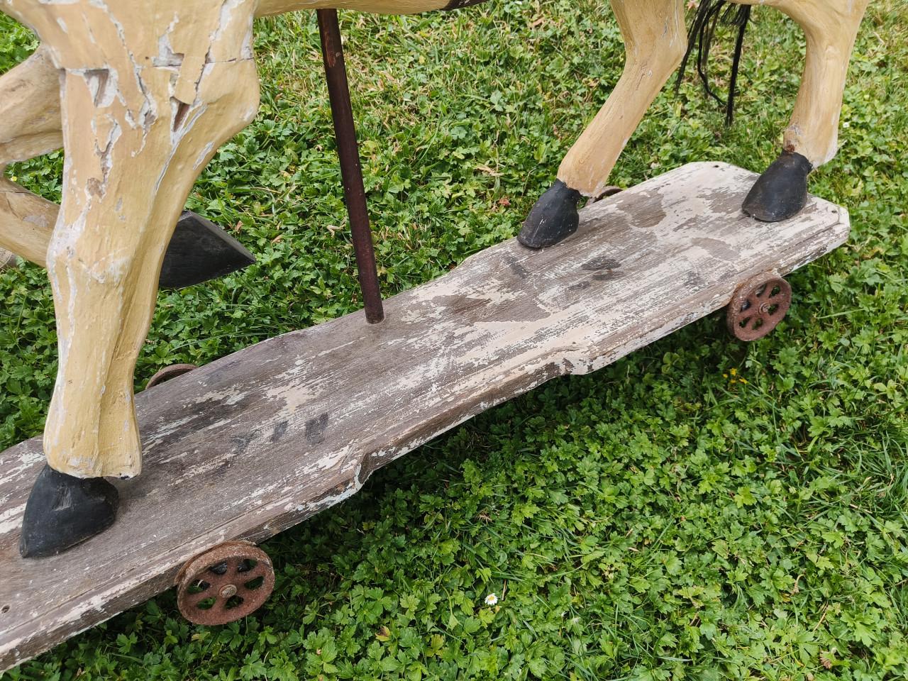 Houten antiek paard