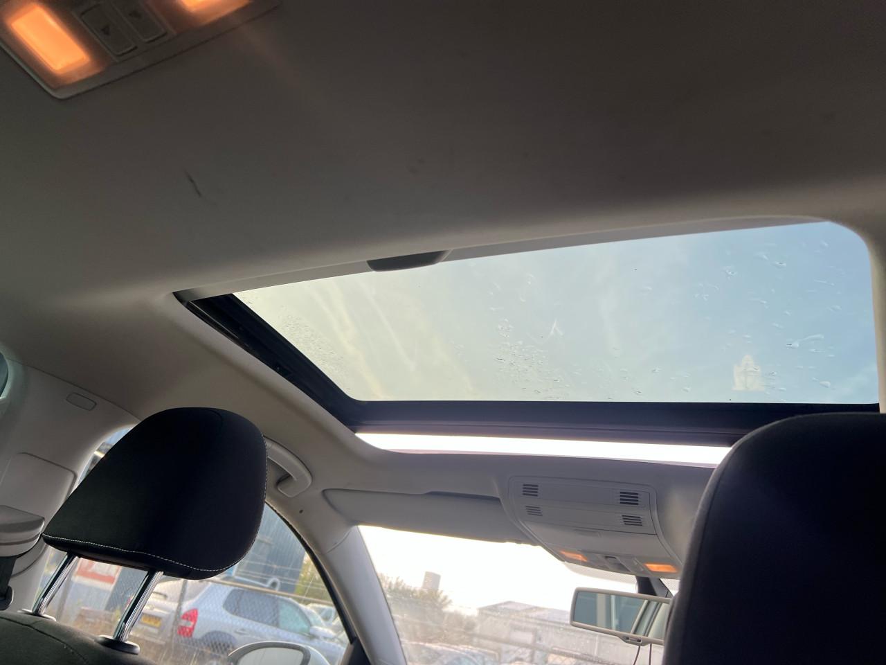 Volkswagen Golf 1.2TSI Cup Edition Automaat Pano