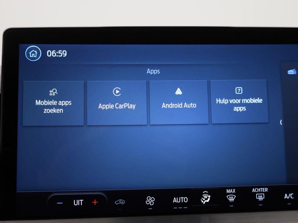 Ford Focus 1.0 ecoboost hybrid titanium | navigatie | groot scherm | apple 