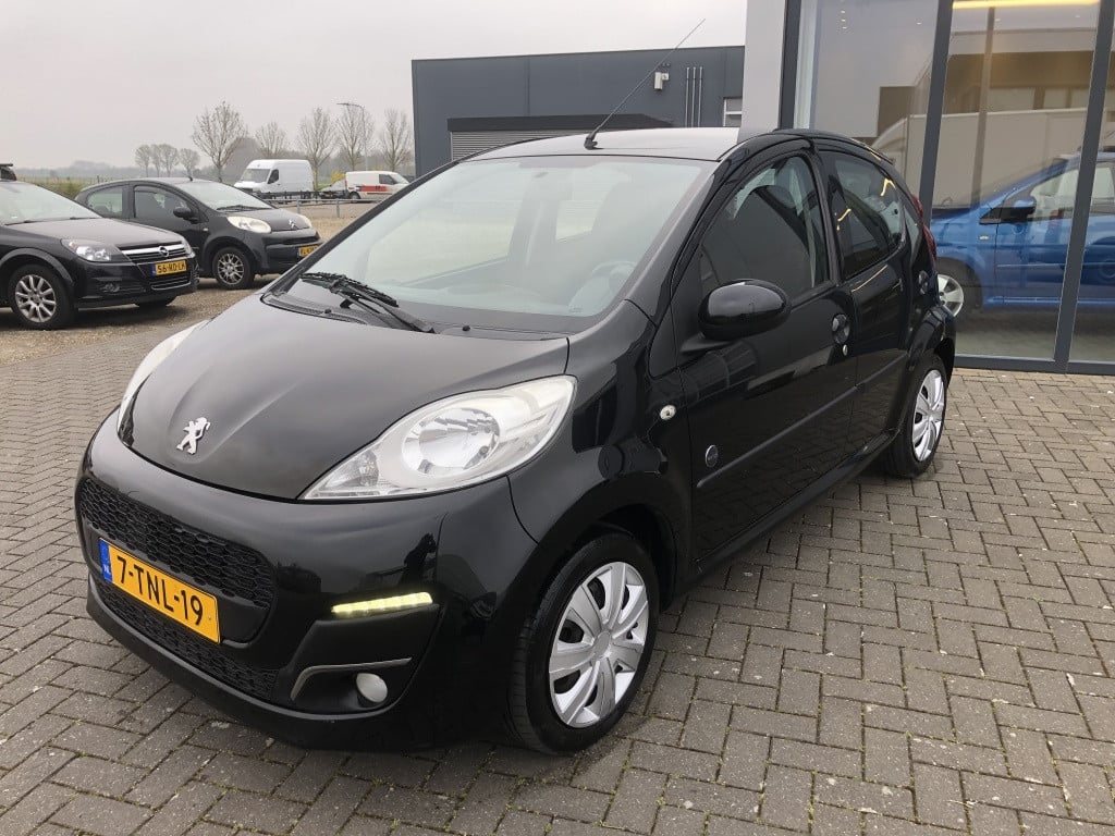 Peugeot 107 1.0 envy 1e eigenaar