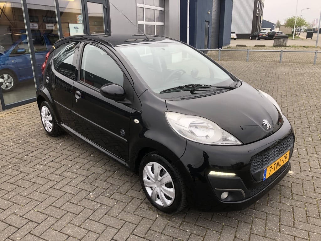 Peugeot 107 1.0 envy 1e eigenaar