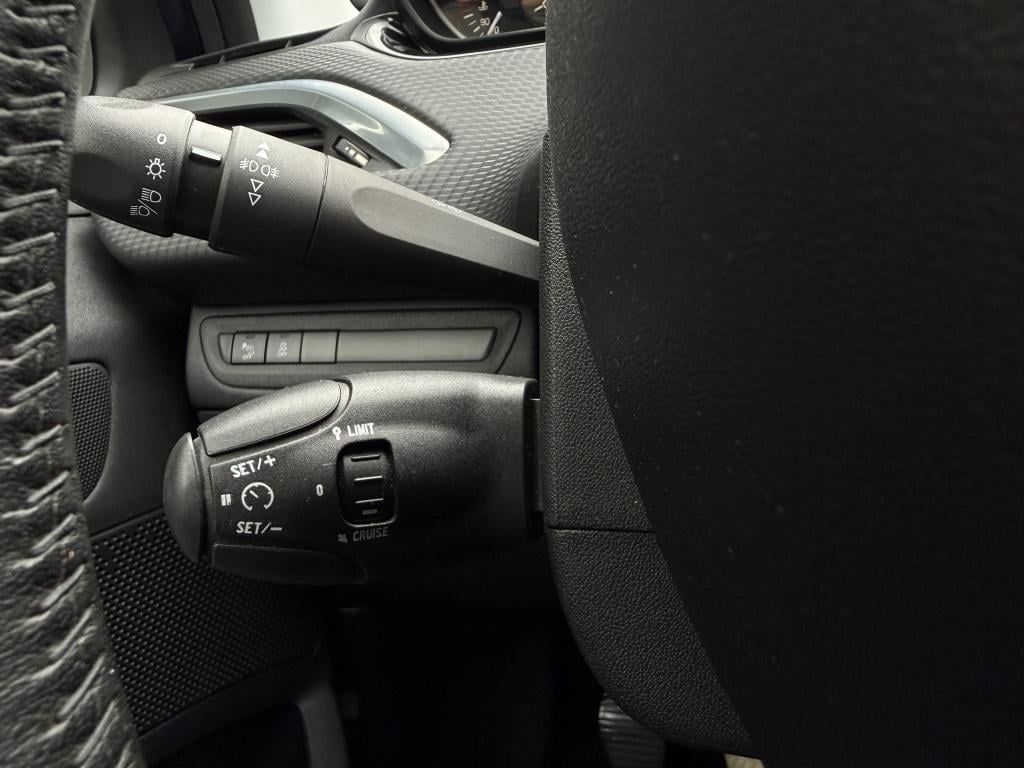 Peugeot 208 1.2 pt style