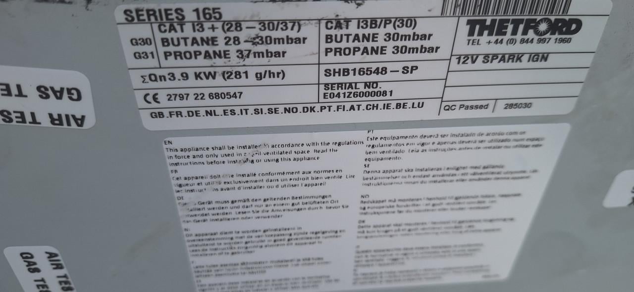 Prachtige zwarte Thetford kookplaat type Serie 165 met glazen afdekplaat