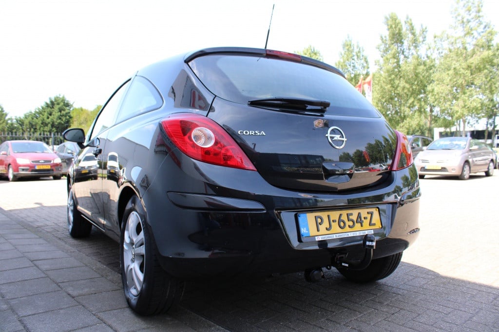 Opel Corsa 1.2-16v cosmo