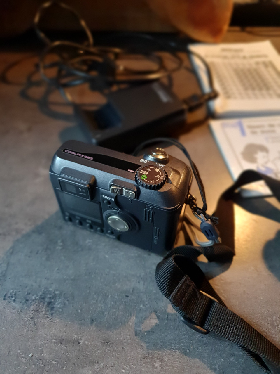Zeer nette werkende Nikon Coolpix 885 zoom camera met accessoires...