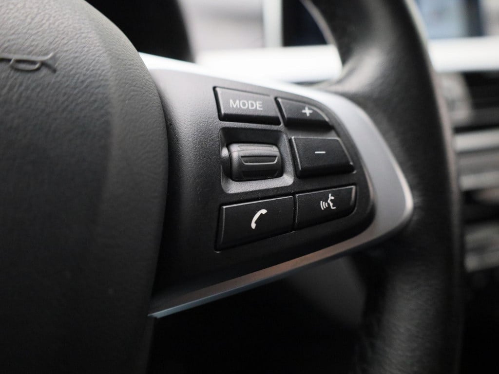 BMW X1 sdrive18i executive | automaat | navigatie | verwarmde stoelen | ele