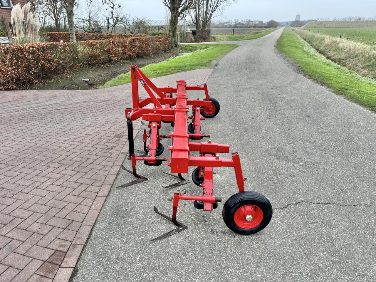 Cappon Ruggenschoffel 4x75 cm