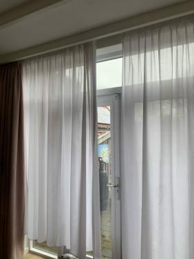 In between gordijnen wit