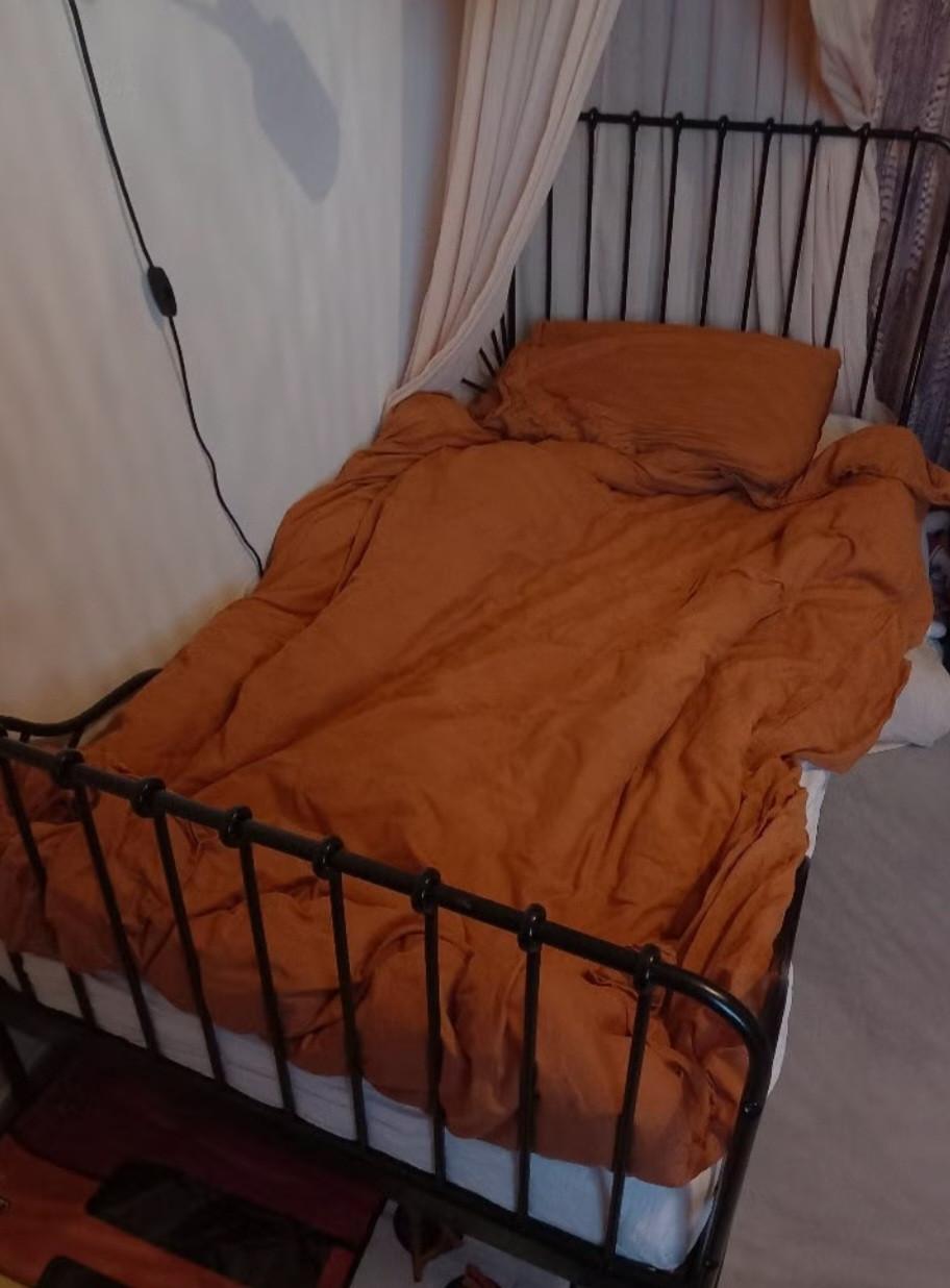 Zwart meegroeibed