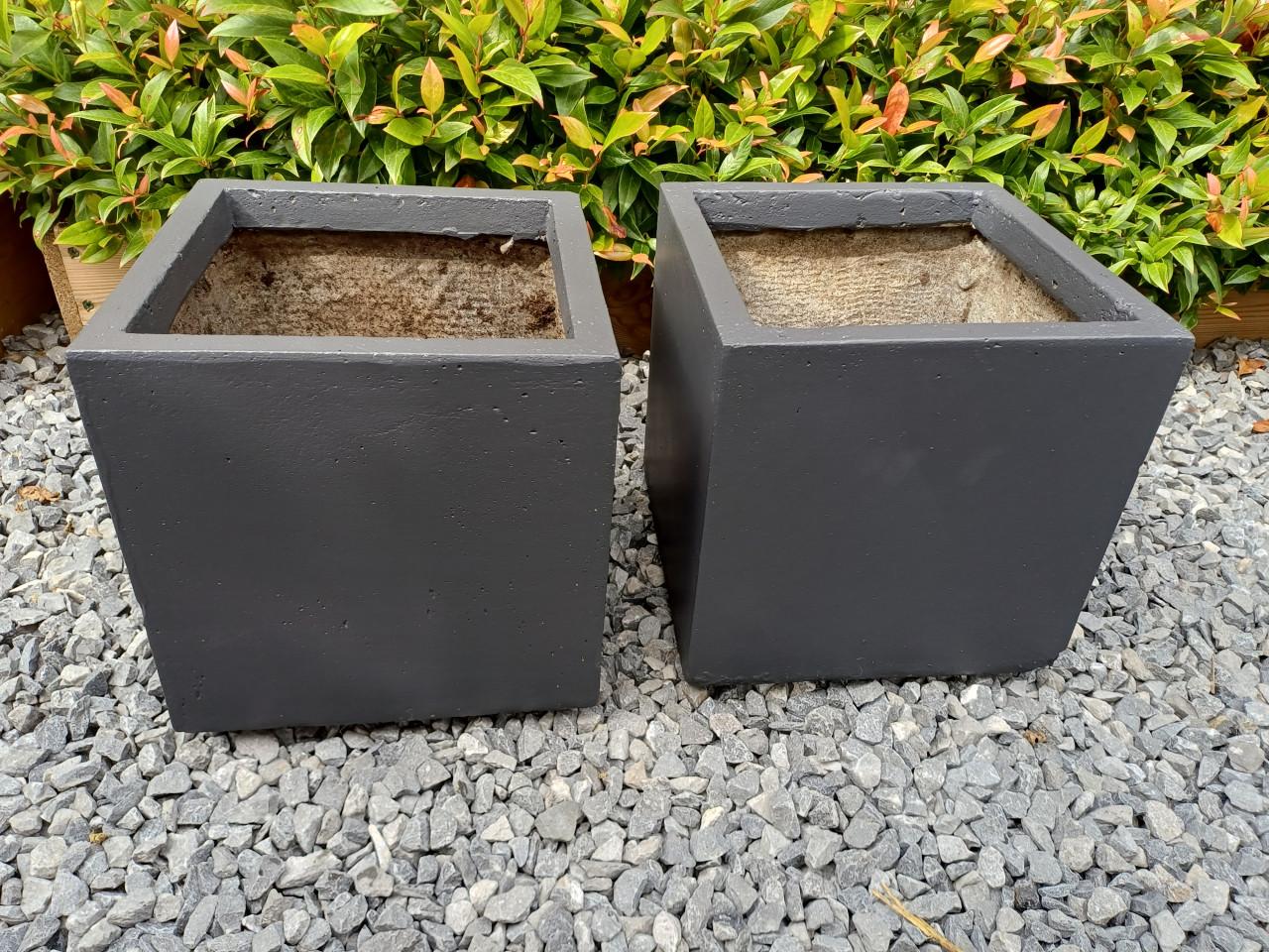 Mooie bloembakken mogen verhuizen wegens verandering tuin