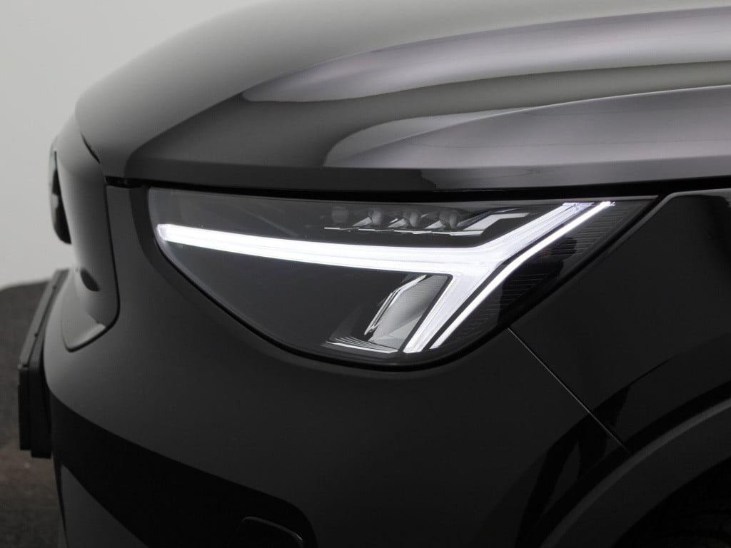 Volvo XC40 recharge core | automaat | lmv | parkeer sensoren | virtual cock