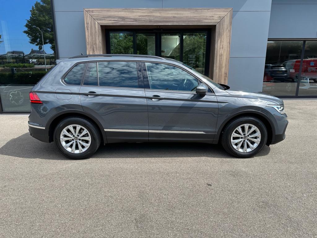 Volkswagen Tiguan 1.5 tsi 150pk dsg life | camera | trekhaak | navi | carpl