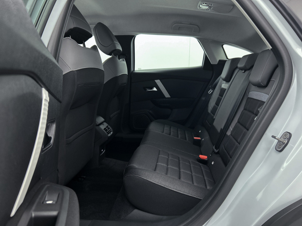 Citroen C4 hybrid 145pk automaat business private lease € 489,- pm - 48mnd 