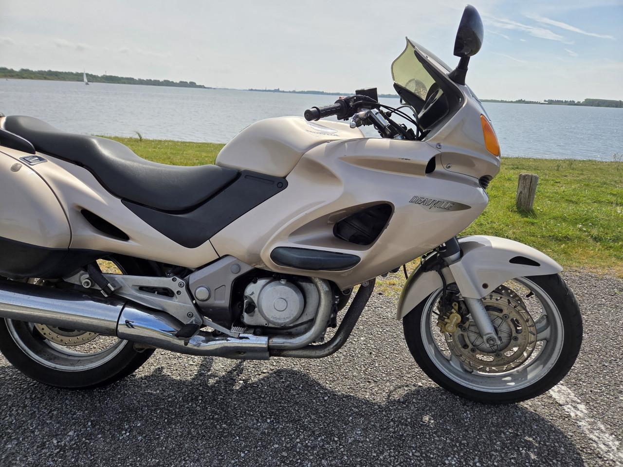 Honda NT650V Deauville