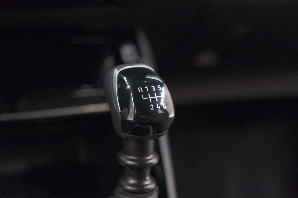 Peugeot 2008 puretech 100 allure | apple carplay | parkeersensoren | climat