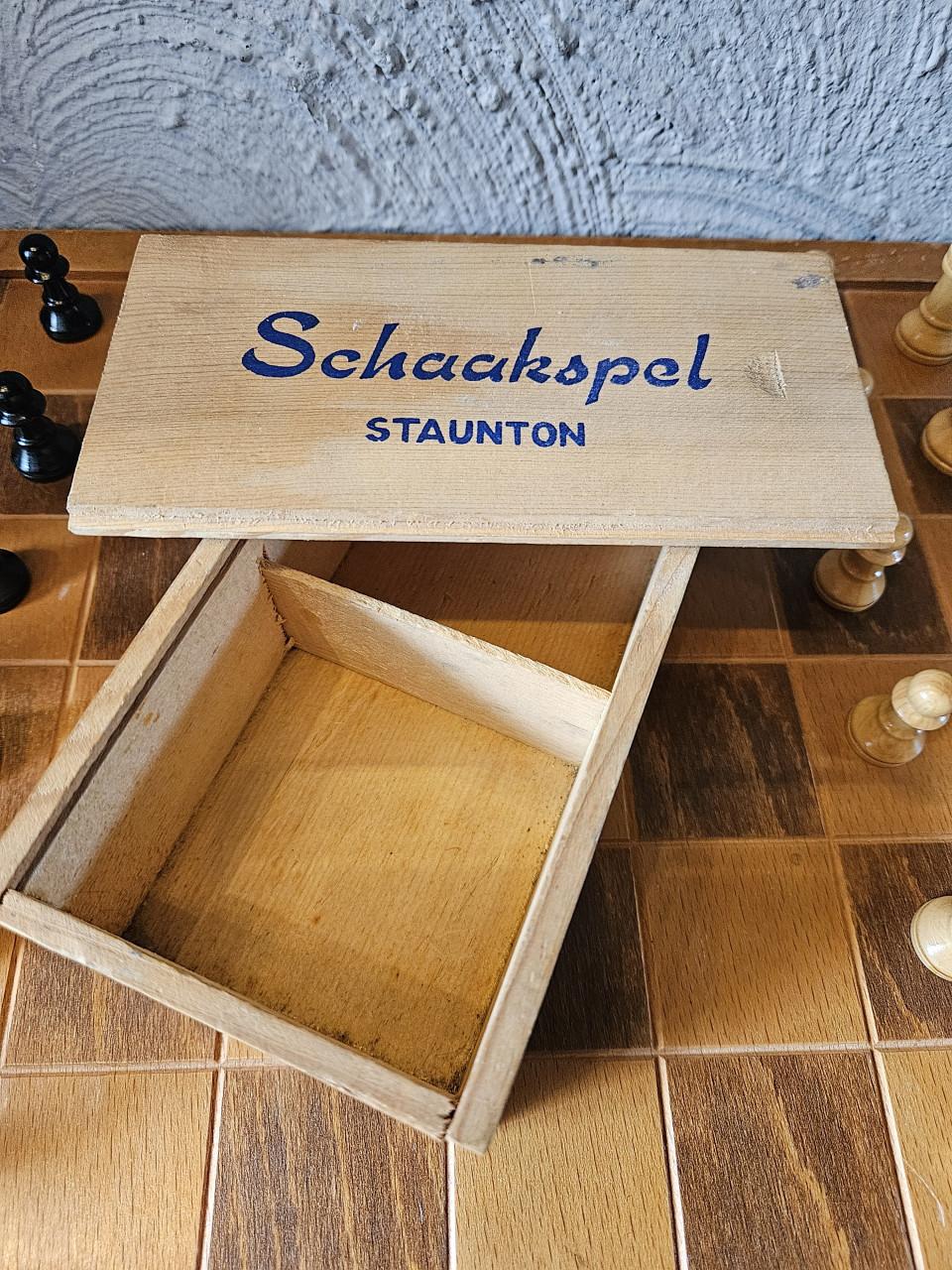 Vintage Schaakspel Staunton met houten bord en doosje