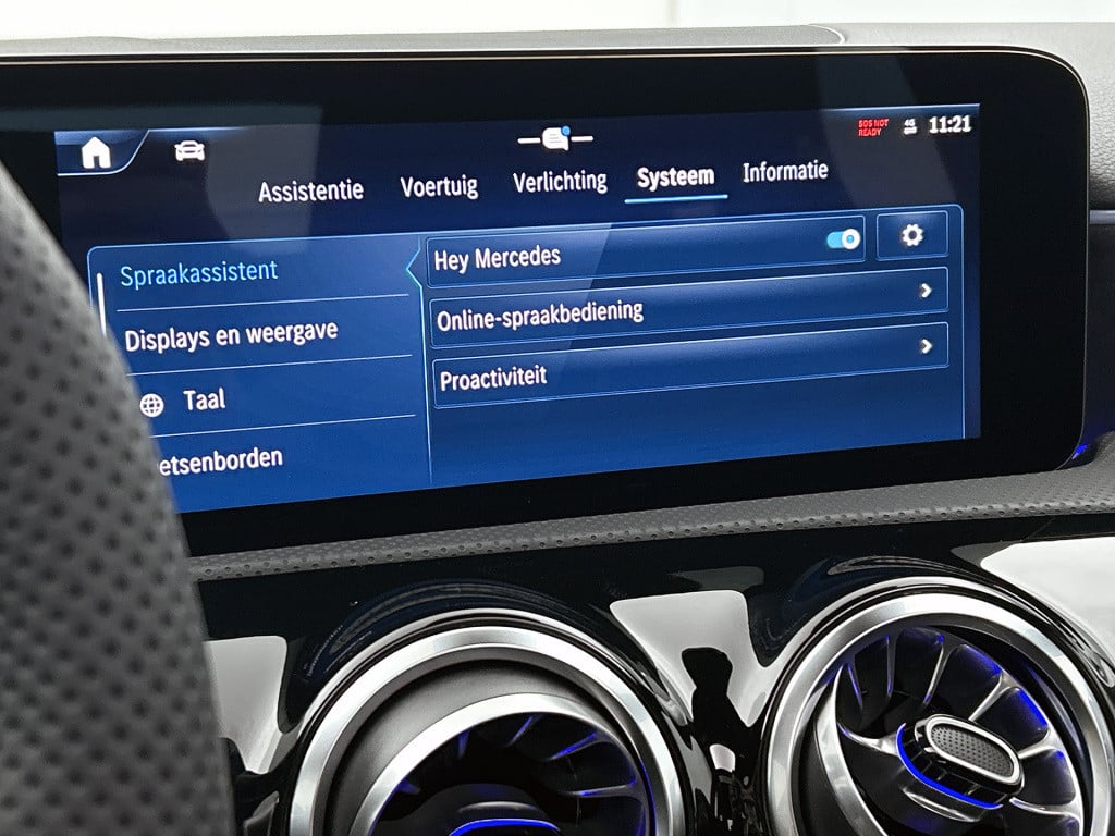 Mercedes-Benz A-Klasse 250 e business solution amg | parkeerpakket met acht