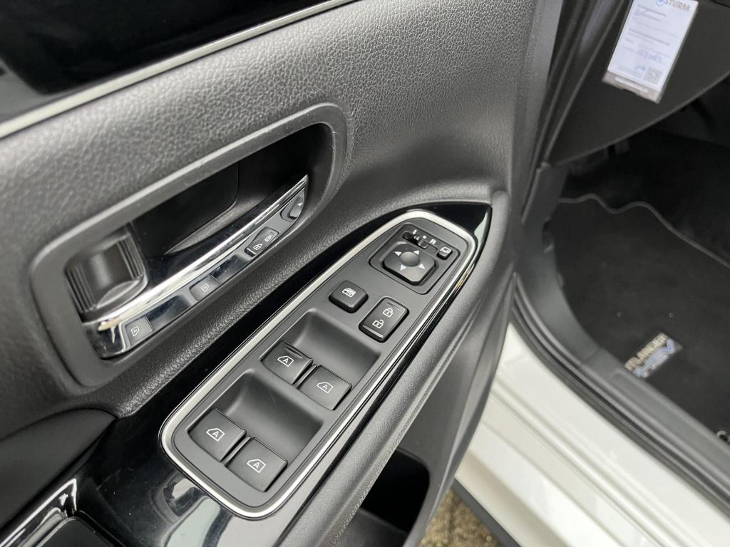 Mitsubishi Outlander 2.4 phev intense+ incl. trekhaak!