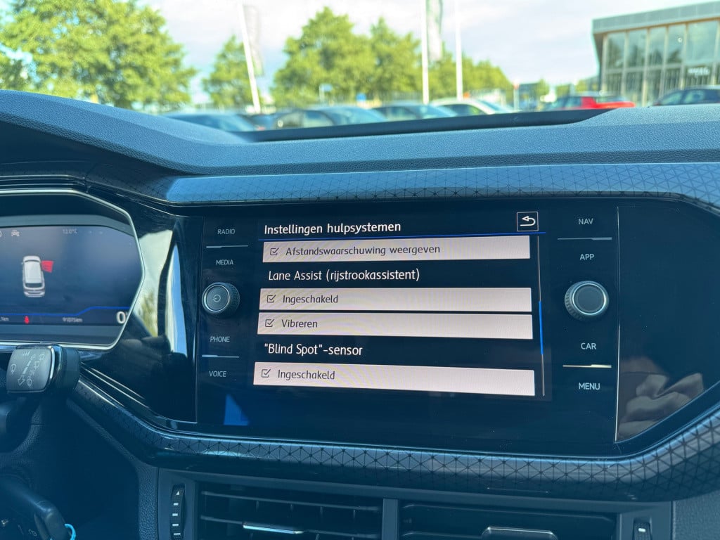 Volkswagen T-cross 1.0 tsi style * virtual cockpit * stoelverwarming * clim