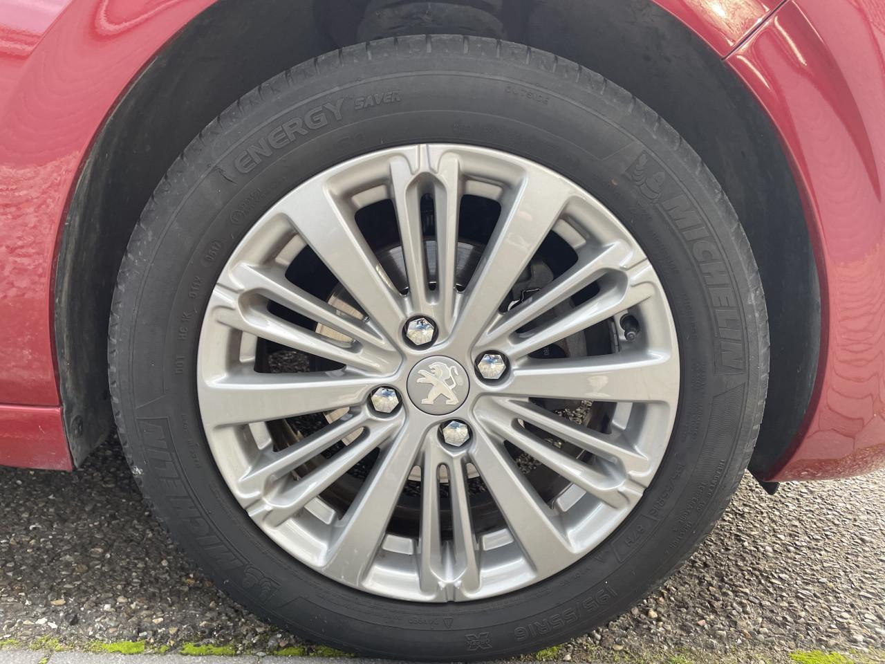 PEUGEOT 208 1.2 110 PK PureTech Allure