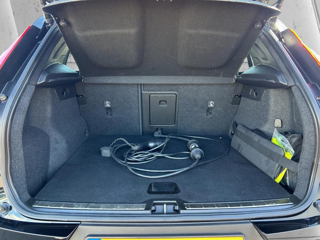Volvo XC40 1.5 t5 recharge r-design rijklaar incl garantie
