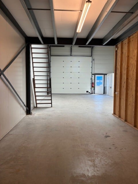 Bedrijfspand Middelburg Hertzweg 7e Arnestein 150m2 + 75m2 vr 337500 euro