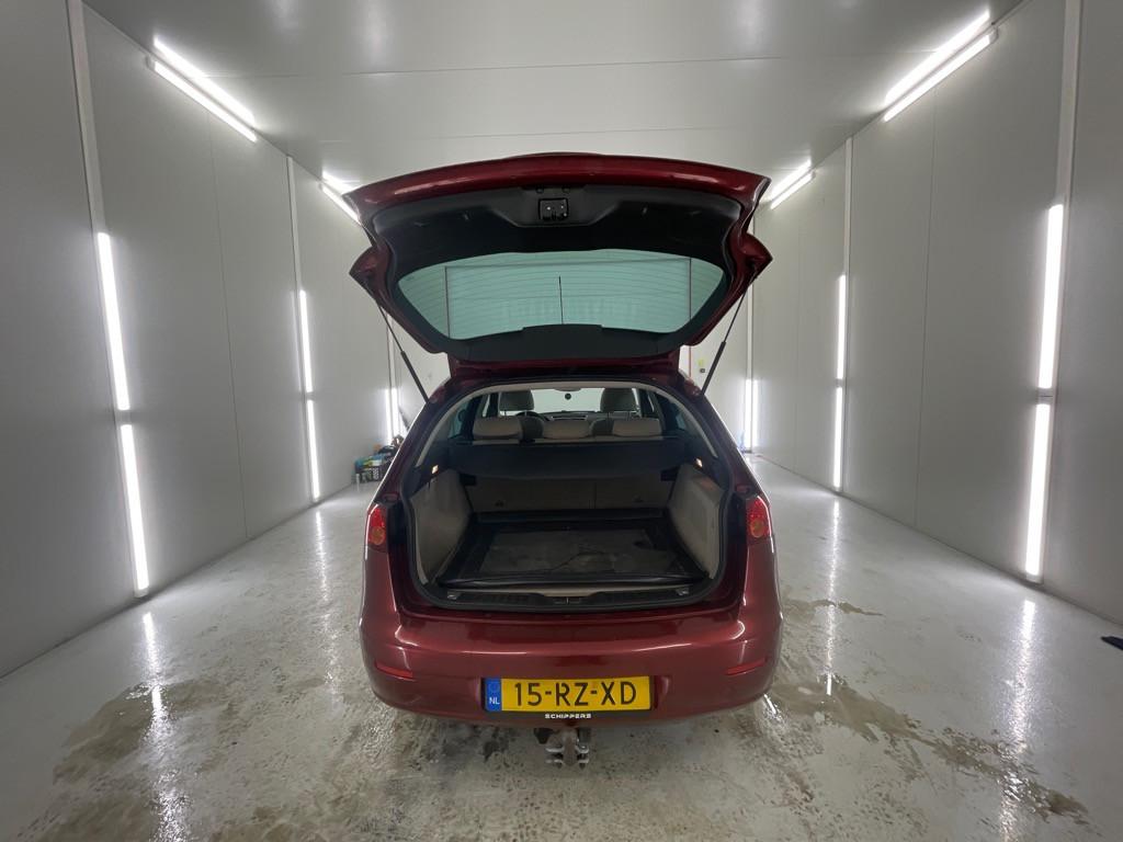 Fiat Croma 2.2-i.zr. g.st.-2005-km 143234 Nap-airco-trekhk-l.m.velg.2800,=