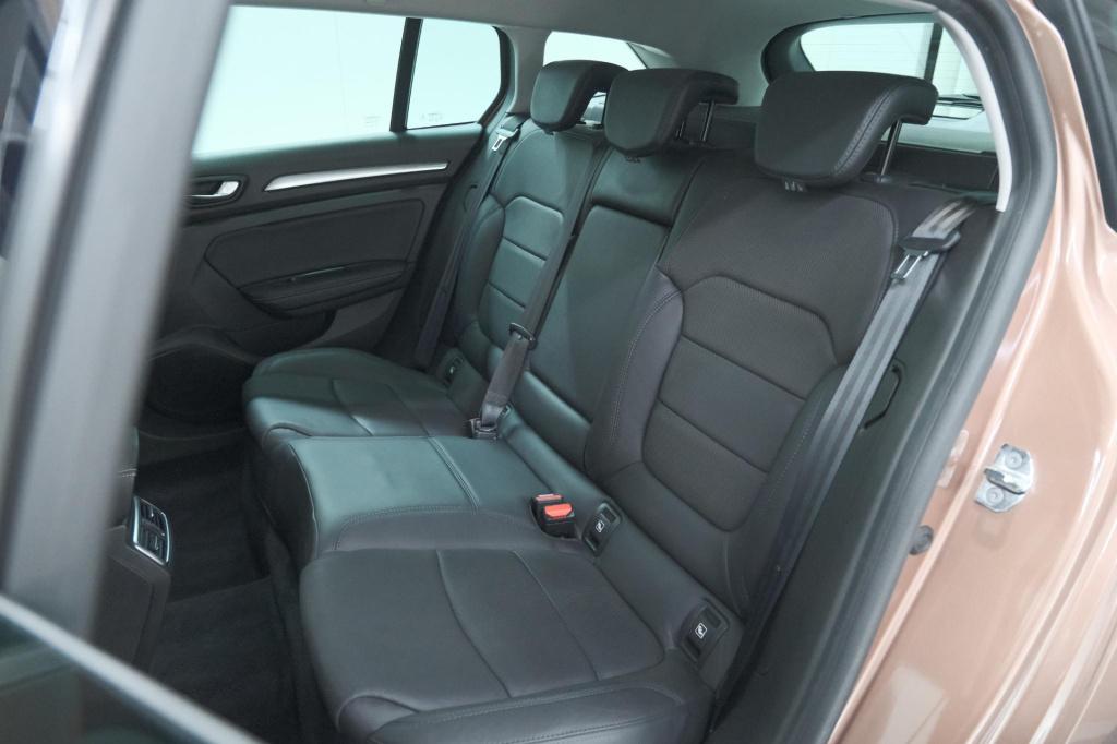 Renault Megane E-tech estate 1.6 plug-in hybrid 160 intens | stoelmassage |