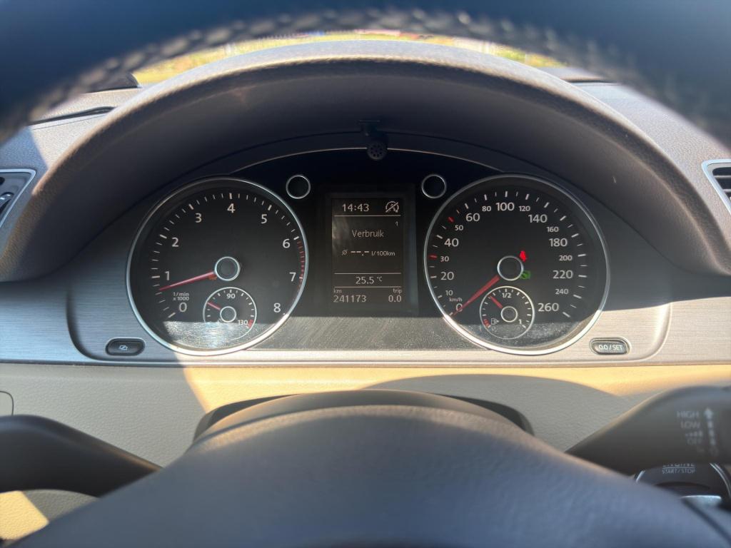 Volkswagen Passat variant 1.4 tsi highline automaat clima pdc trekhaak