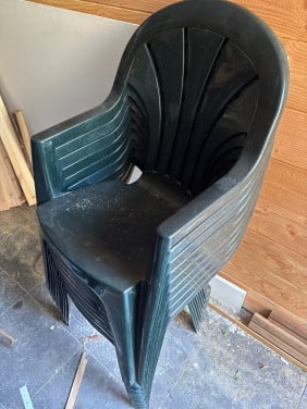 9 groene tuinstoelen