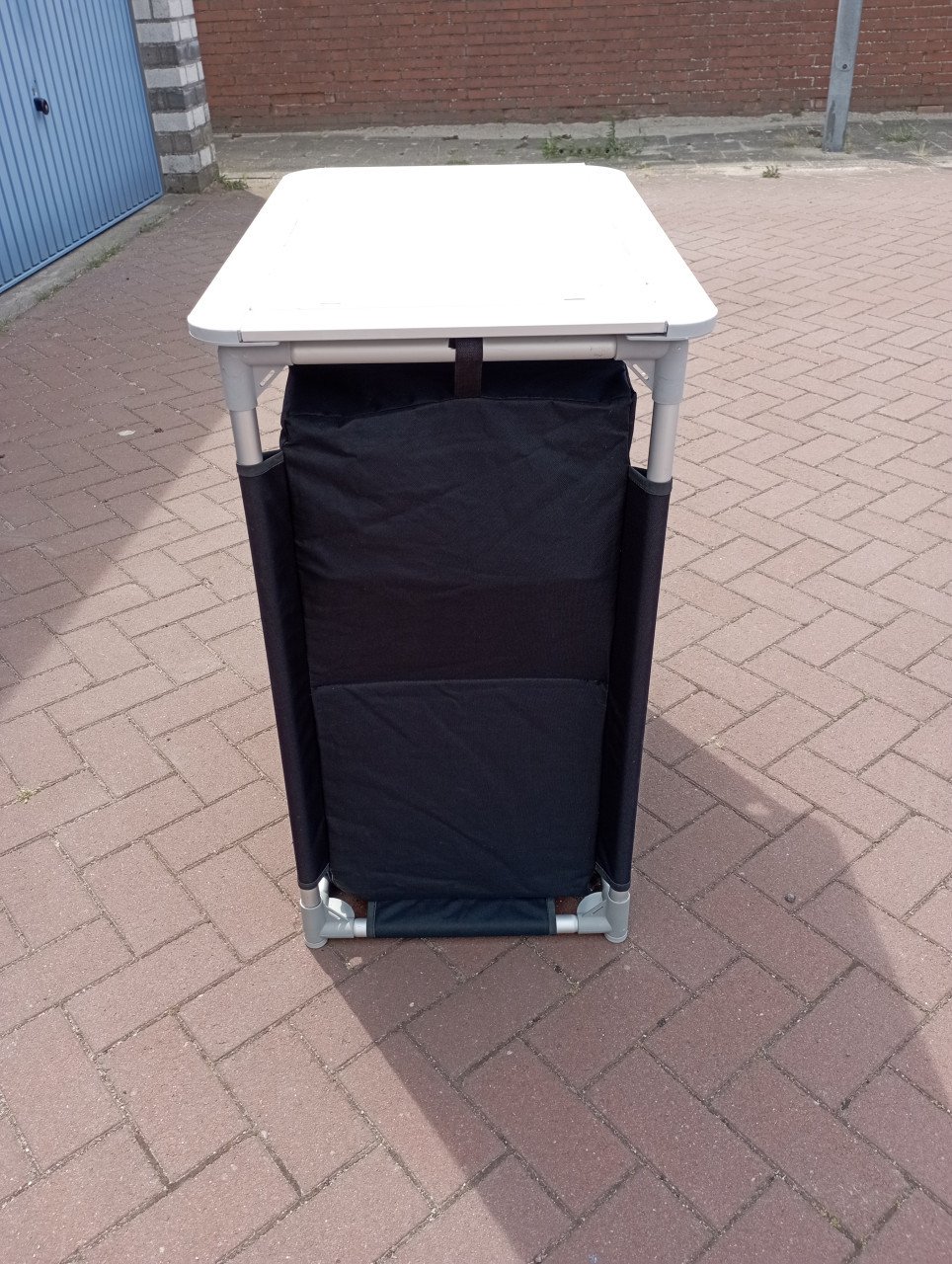 TE KOOP CAMPINGKAST(JE)