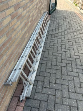 ALUMINIUM LADDER
