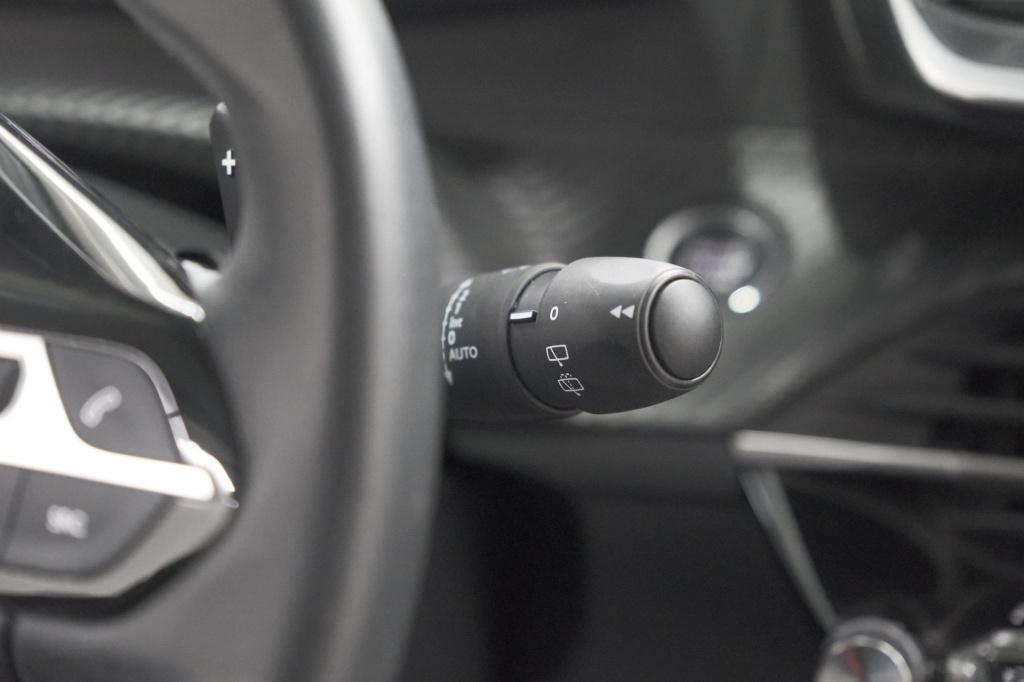 Peugeot 208 puretech 100 eat8 allure | camera | navigatie | apple carplay |