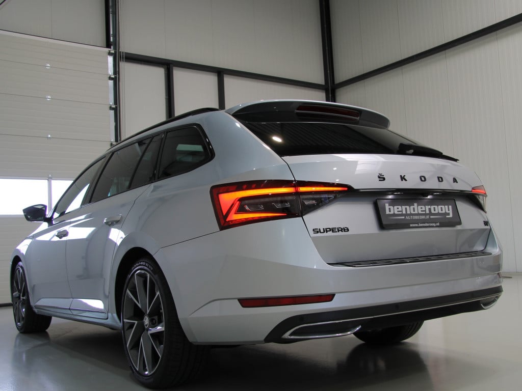 Skoda Superb combi 1.4 tsi iv 218pk sportline | pano dak | trekhaak